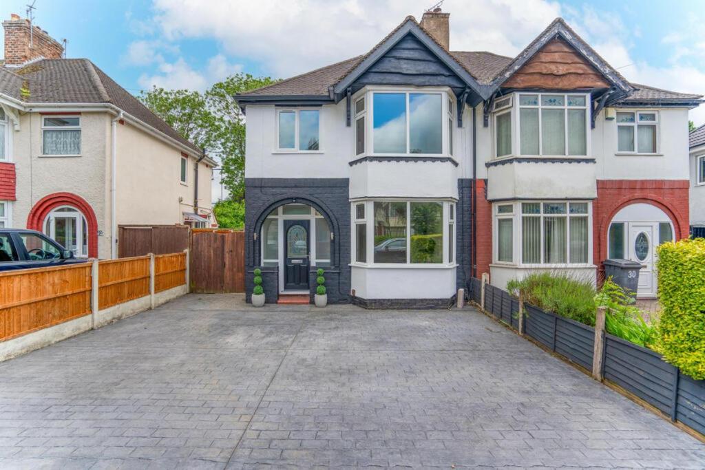 Lymer House - Stylish 3 Bedroom House In Wolverhampton Exterior foto